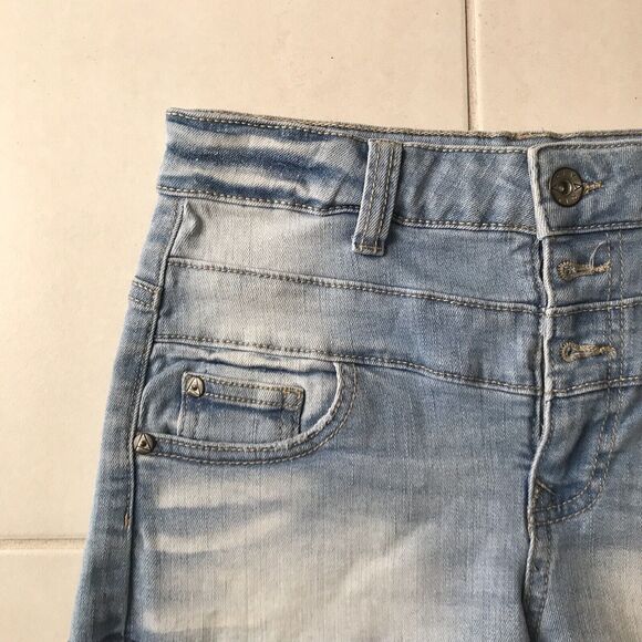 Ariya Jeans Denim Shorts Cut Off Frayed Curvy High Rise Distressed - Picture 2 of 7